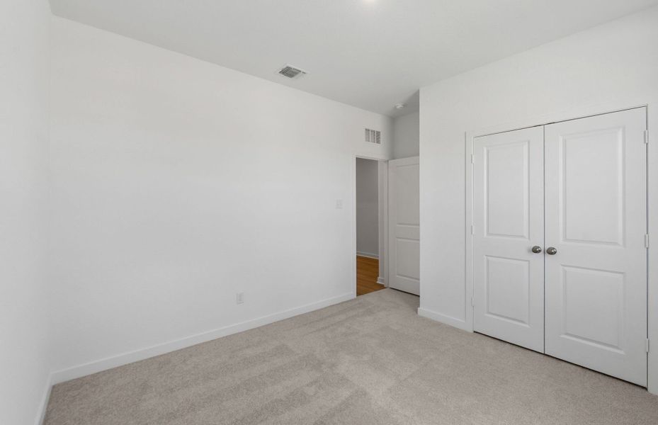 Spacious, unfurnished interior of a new home in County View, Temple (Image 11).