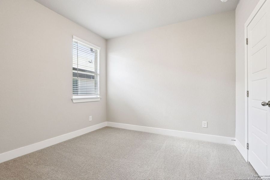 Spacious, unfurnished interior of a new home in Catalina, Converse (Image 29).