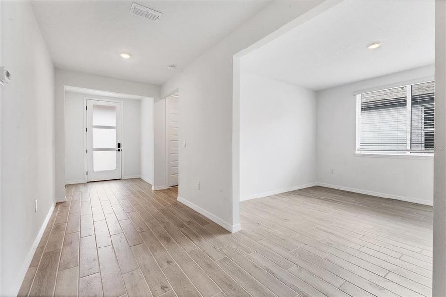 Spacious, unfurnished interior of a new home in , Parrish (Image 27).