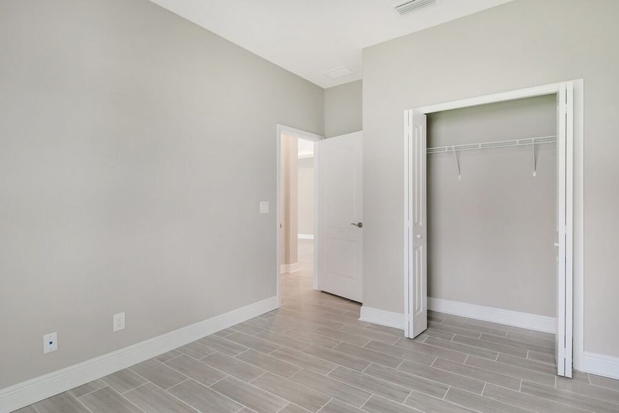 Spacious, unfurnished interior of a new home in Canoe Creek, Parrish (Image 13). Spacious, unfurnished interior of a new home in Canoe Creek, Parrish (Image 13).