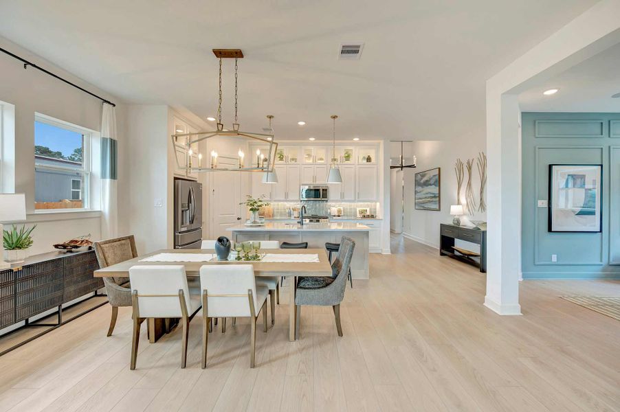 The Conroe - Dining