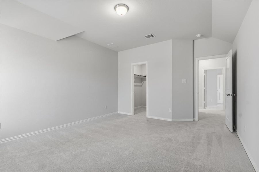 Spacious, unfurnished interior of a new home in The Woodlands Hills, Willis (Image 28).