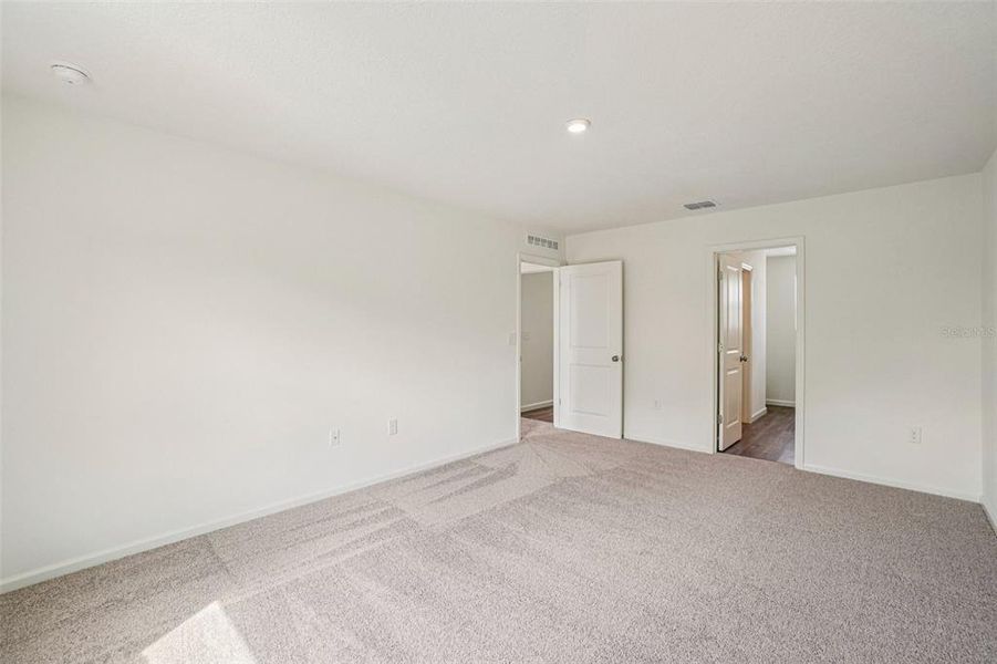 Spacious, unfurnished interior of a new home in Sumter Villas, Sumterville (Image 18).
