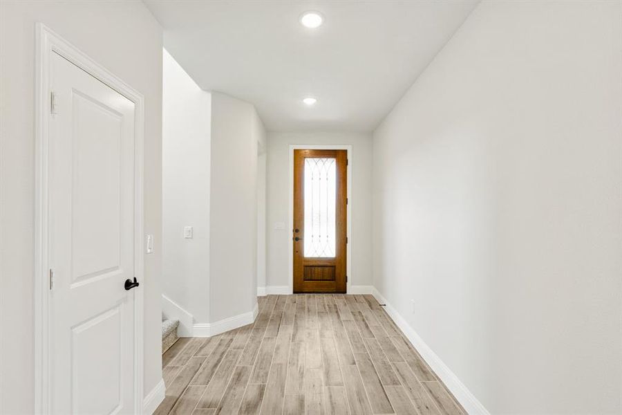 Spacious, unfurnished interior of a new home in Sable Creek, Sanger (Image 27). Spacious, unfurnished interior of a new home in Sable Creek, Sanger (Image 27).