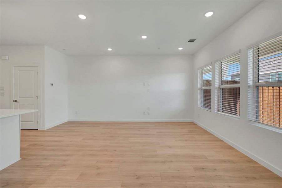 Spacious, unfurnished interior of a new home in Providence Commons, Providence Village (Image 25). Spacious, unfurnished interior of a new home in Providence Commons, Providence Village (Image 25).