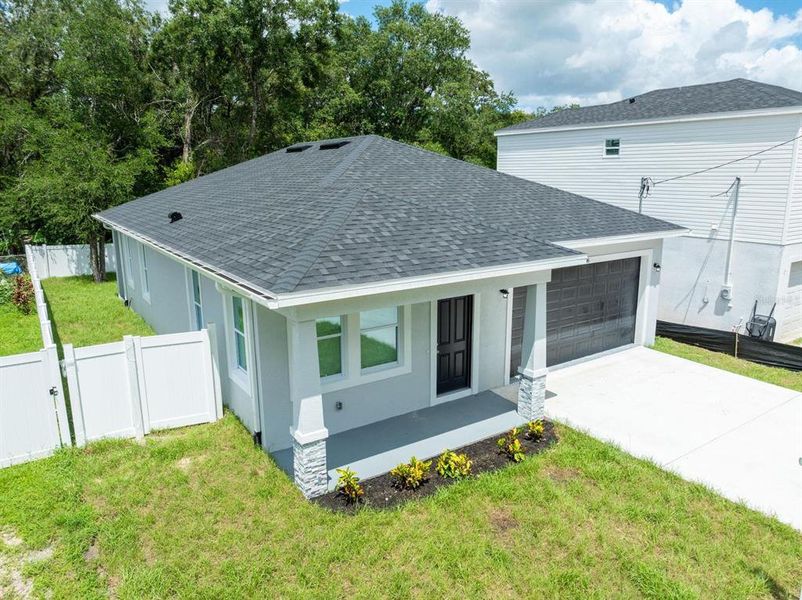 Exterior details and patio area of a home in , Tampa (Image 31).