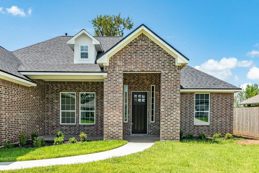 Make this home your own!