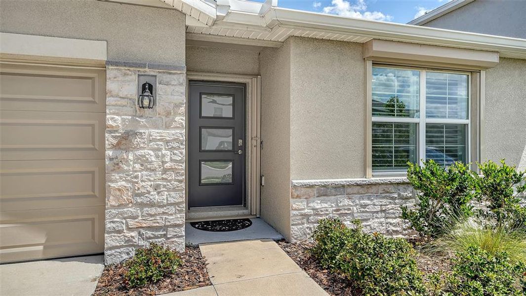Exterior details and patio area of a home in Star Farms at Lakewood Ranch, Bradenton (Image 21).