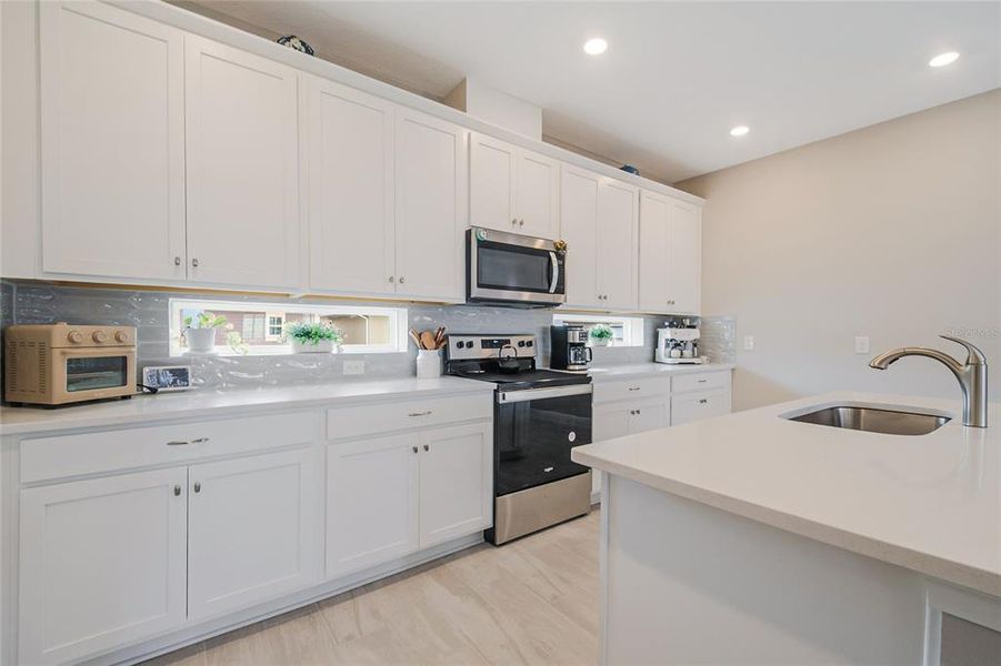 Furnished interior view inside a new home in , Orlando (Image 11).