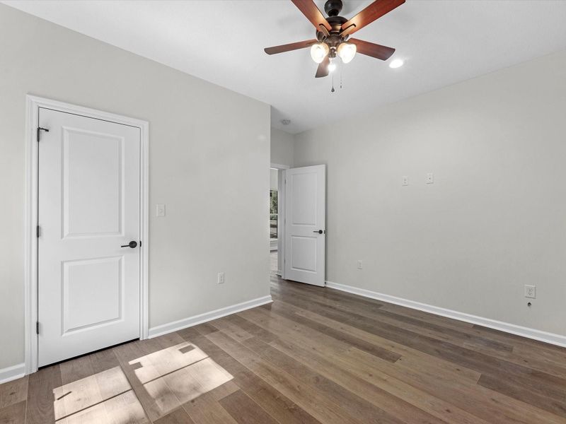 Spacious, unfurnished interior of a new home in , Brookeland (Image 27).
