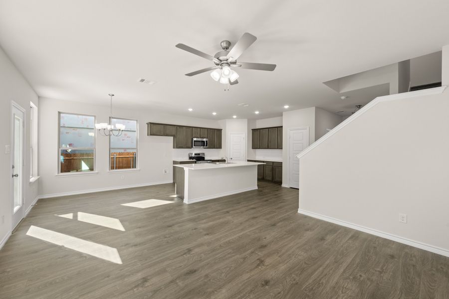 Spacious, unfurnished interior of a new home in Eagle Cove, Denton (Image 21).