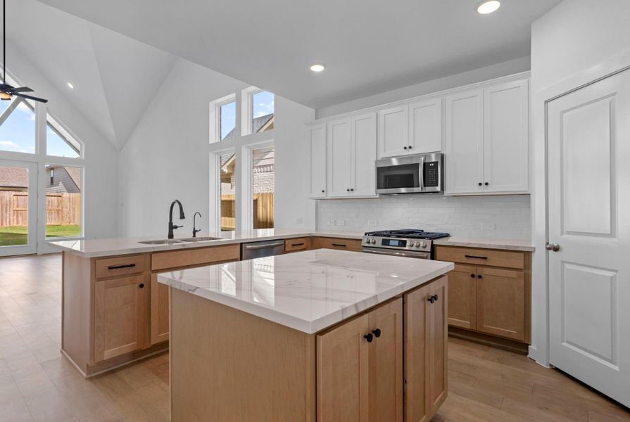 Furnished interior view inside a new home in , Missouri City (Image 8).