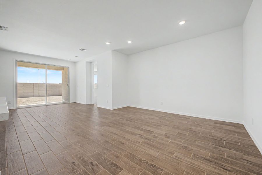 Spacious, unfurnished interior of a new home in Tierra Vistoso, Surprise (Image 9).