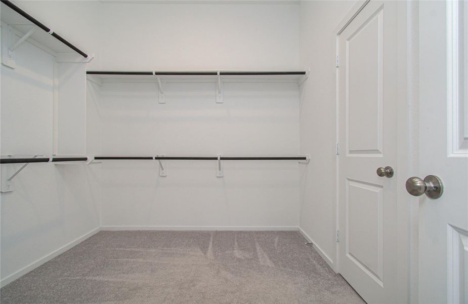 Spacious, unfurnished interior of a new home in Harvest Green, Richmond (Image 14).