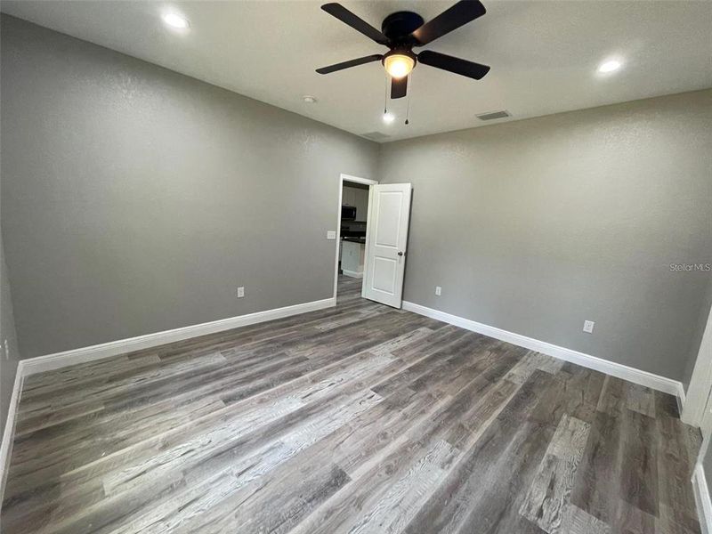 Spacious, unfurnished interior of a new home in , Gainesville (Image 15).