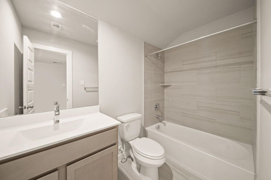 Furnished interior view inside a new home in Beacon Hill, Waller (Image 6). Furnished interior view inside a new home in Beacon Hill, Waller (Image 6).