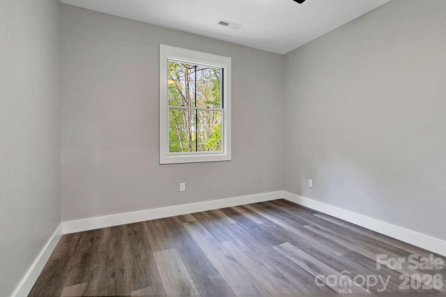 Spacious, unfurnished interior of a new home in , Mills River (Image 25).