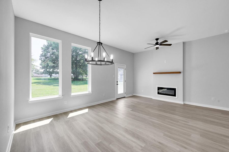 Spacious, unfurnished interior of a new home in , Willis (Image 20).