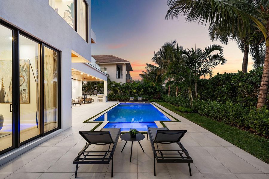 2240_Date_Palm_Road_Dusk_15