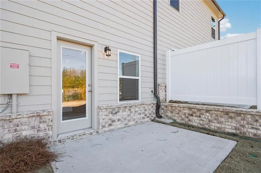Exterior details and patio area of a home in Leydenview, Mableton (Image 3).