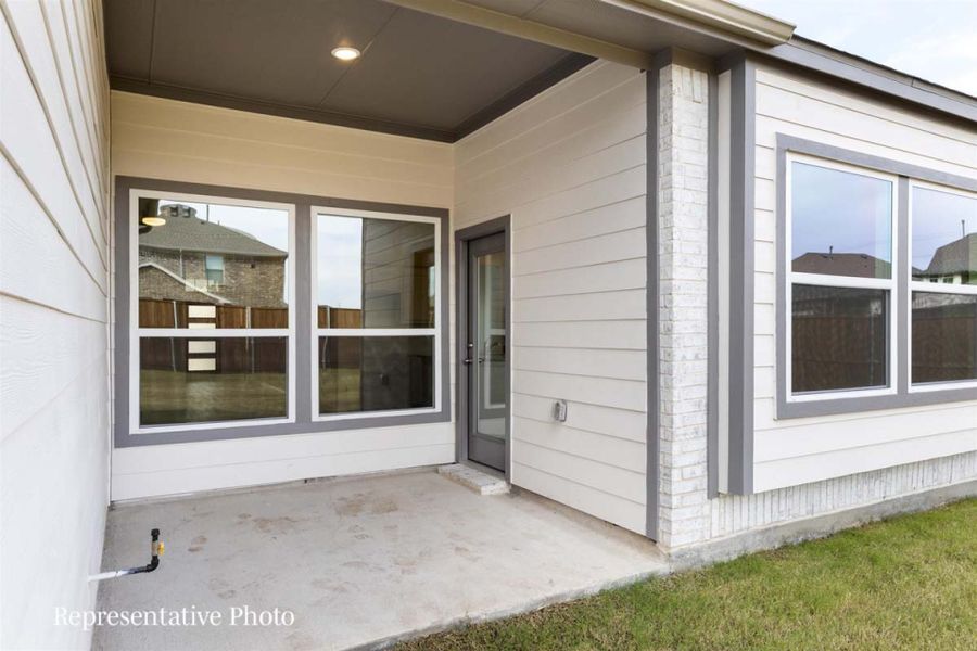 Representative exterior details of a home built from the Carrollton by Pacesetter Homes in Creekview Meadows, Pilot Point (Image 3). Representative exterior details of a home built from the Carrollton by Pacesetter Homes in Creekview Meadows, Pilot Point (Image 3).