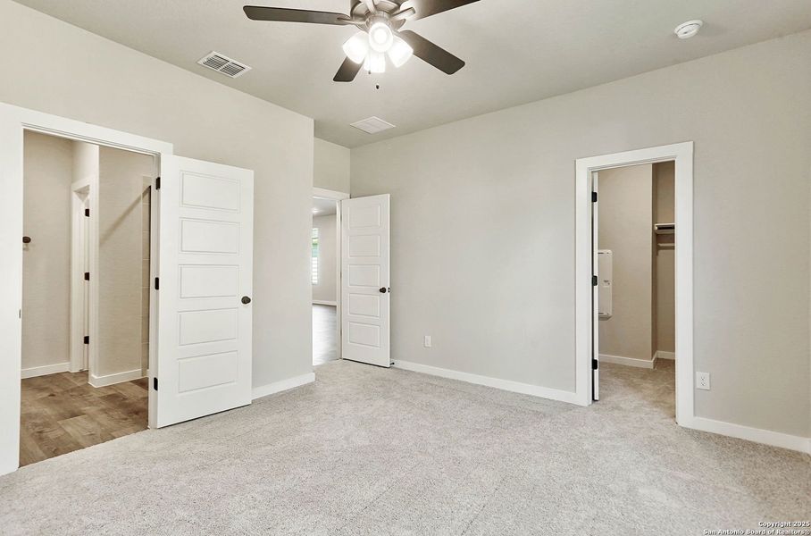 Spacious, unfurnished interior of a new home in Fairway Crossing 40s, San Antonio (Image 15). Spacious, unfurnished interior of a new home in Fairway Crossing 40s, San Antonio (Image 15).