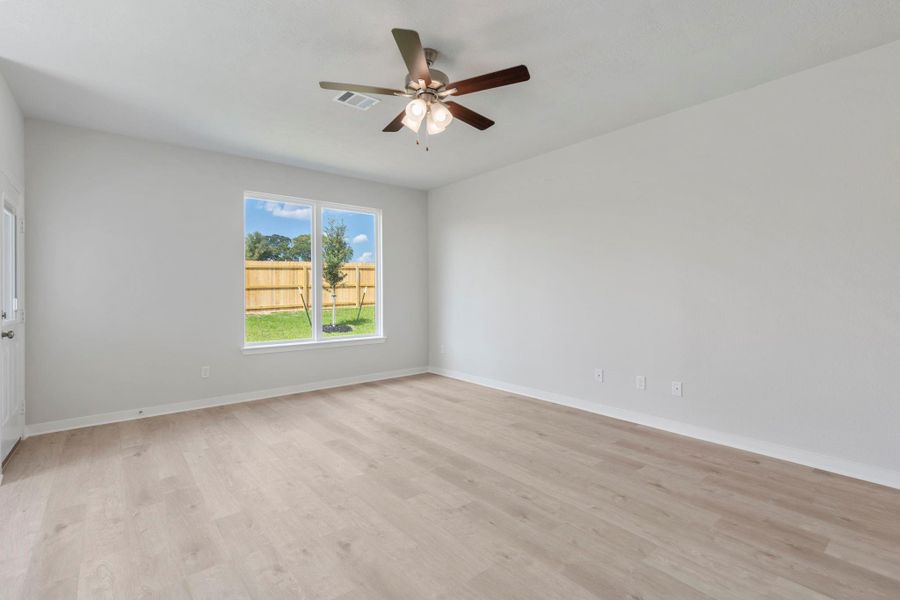 Spacious, unfurnished interior of a new home in , Huntsville (Image 24).