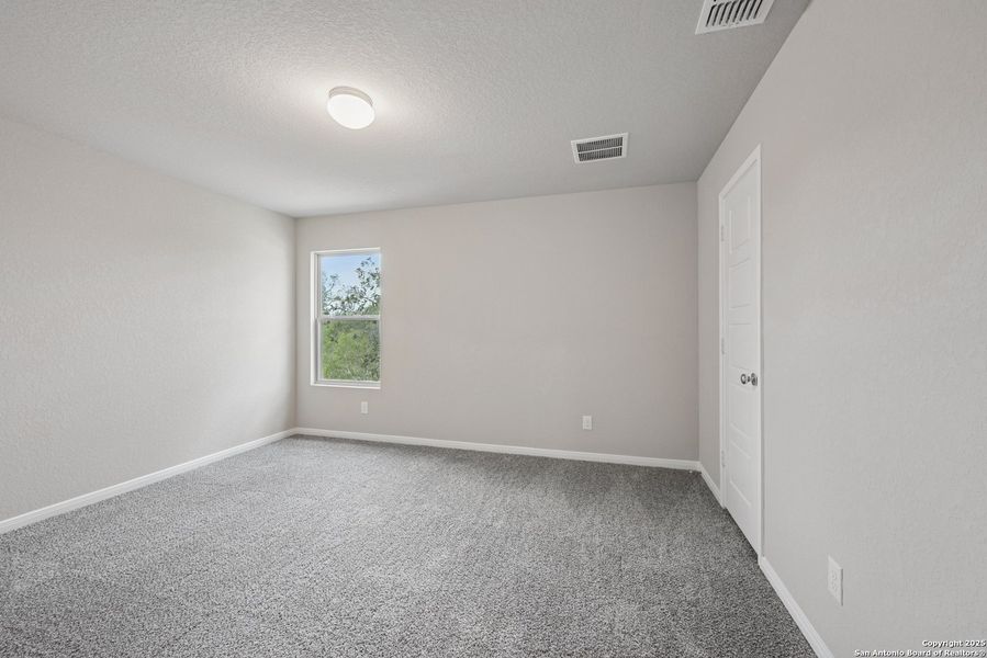 Spacious, unfurnished interior of a new home in Jordan's Ranch, San Antonio (Image 18). Spacious, unfurnished interior of a new home in Jordan's Ranch, San Antonio (Image 18).
