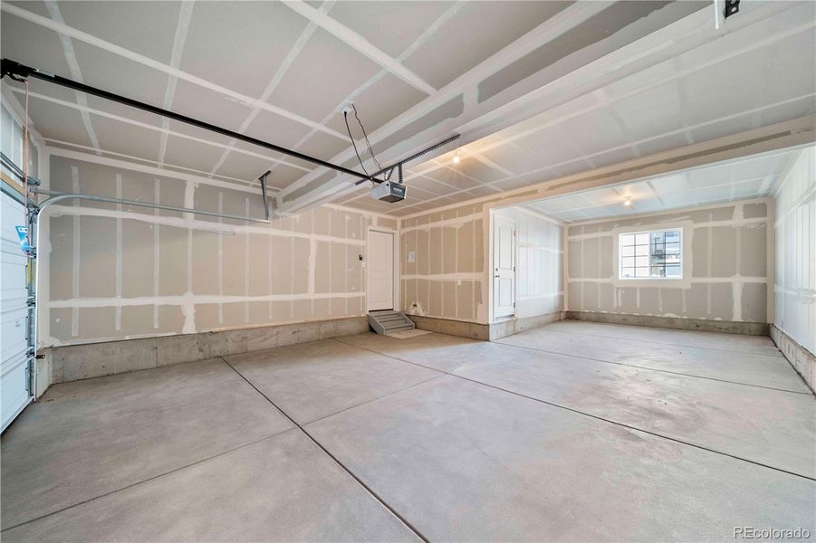 Spacious, unfurnished interior of a new home in , Commerce City (Image 21).