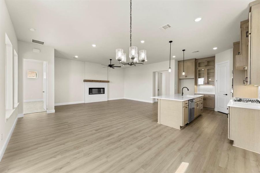 11. 2508 Grinnel - Dining (2)