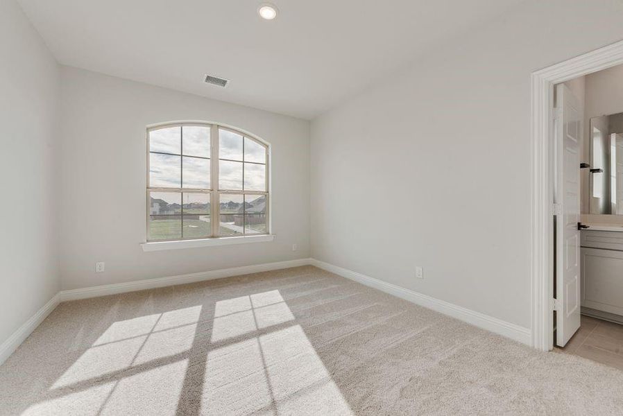 Spacious, unfurnished interior of a new home in Villages of Creekwood, Frisco (Image 34). Spacious, unfurnished interior of a new home in Villages of Creekwood, Frisco (Image 34).