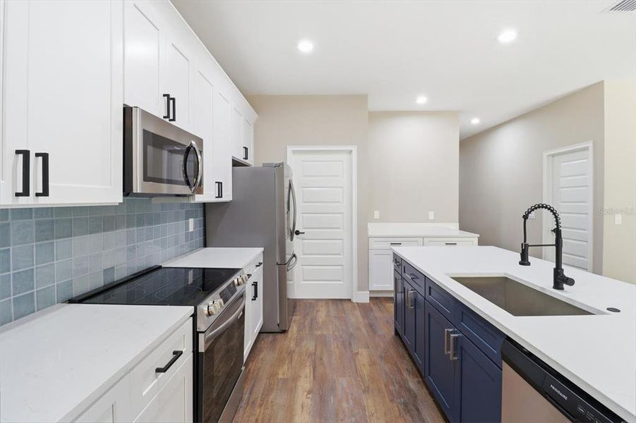 Furnished interior view inside a new home in , Dunnellon (Image 6).