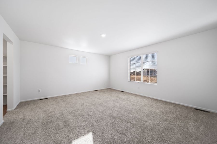 Spacious, unfurnished interior of a new home in Thompson River Ranch, Johnstown (Image 21). Spacious, unfurnished interior of a new home in Thompson River Ranch, Johnstown (Image 21).