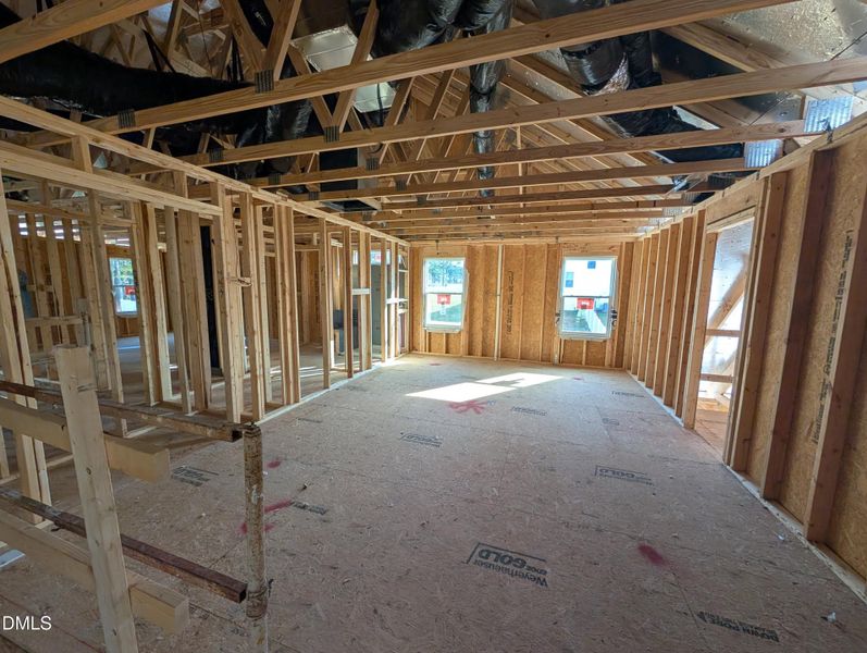 PXL_20251115_185012789