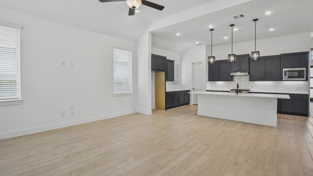 Spacious, unfurnished interior of a new home in Artavia, Conroe (Image 25).