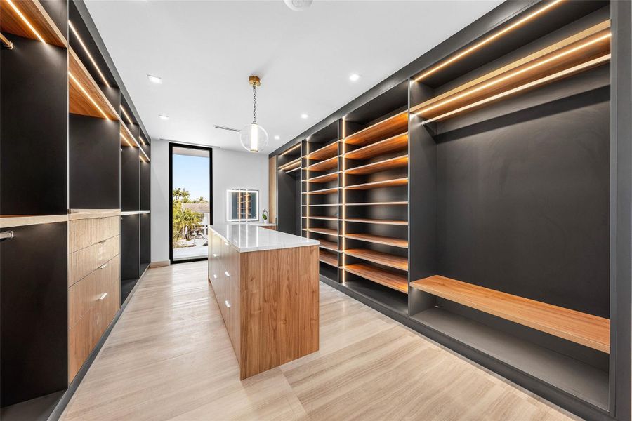 Image 27 of a home in .