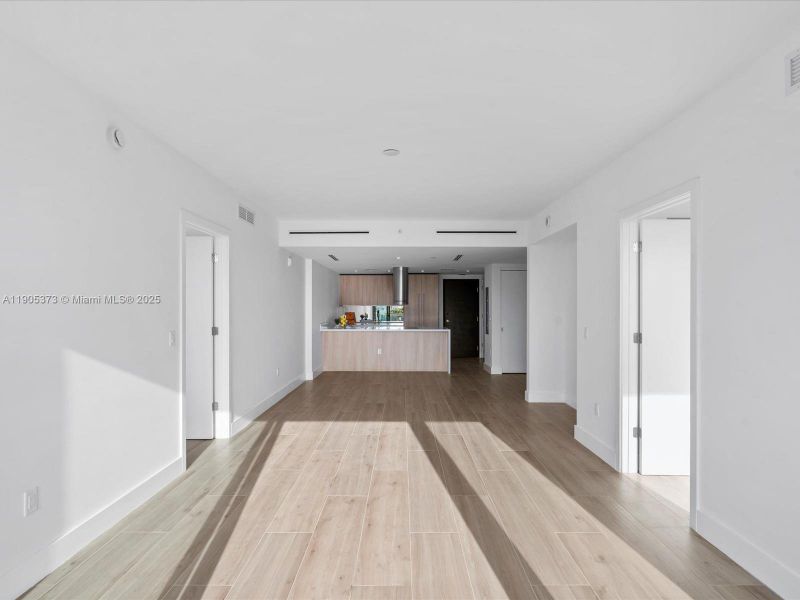 Spacious, unfurnished interior of a new home in Alana Bay Harbor Islands, Bay Harbor Islands (Image 27).