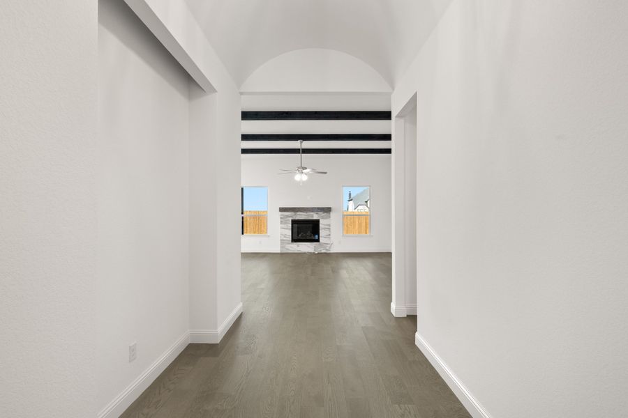 Spacious, unfurnished interior of a new home in Timberbrook, Justin (Image 15).