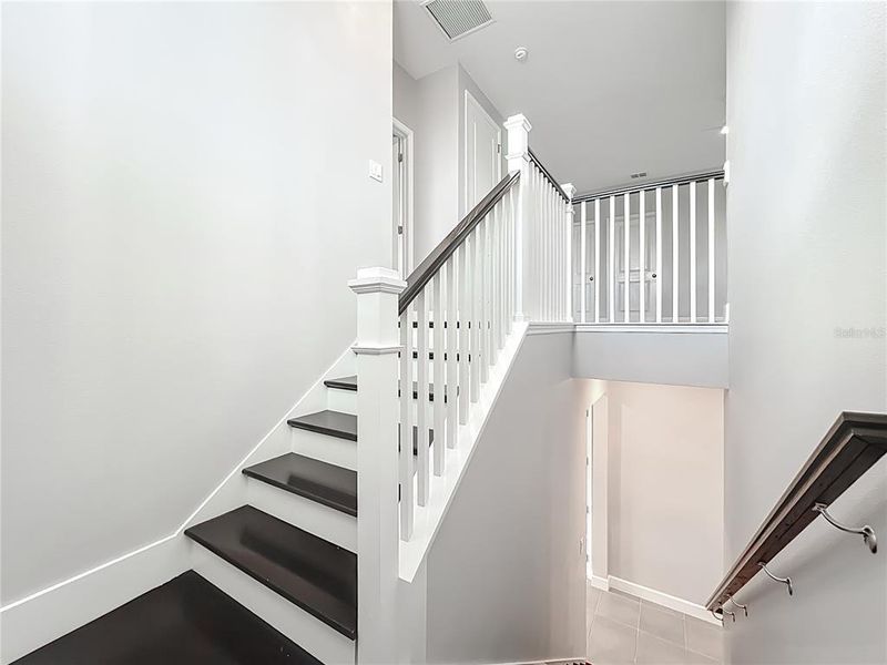 Spacious, unfurnished interior of a new home in , Winter Garden (Image 39).