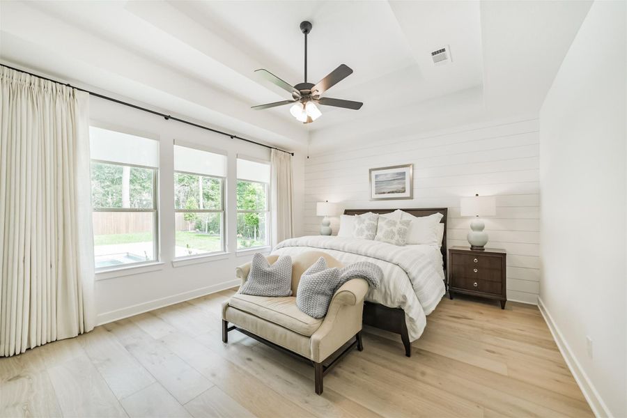 Furnished interior view inside a new home in Woodforest – 60', Montgomery (Image 10).