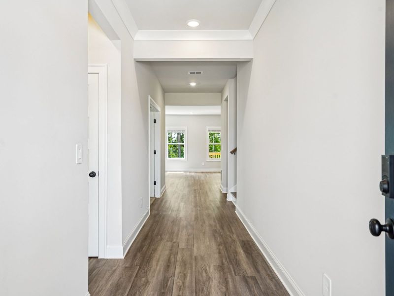 Spacious, unfurnished interior of a new home in Martin Springs - Estate Series, Lawrenceville (Image 11).