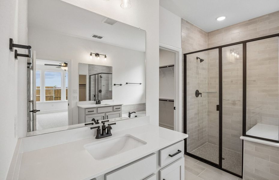 Representative furnished interior of a home built from the Sanford by Pulte Homes in Ribbonwood, Aubrey (Image 9).