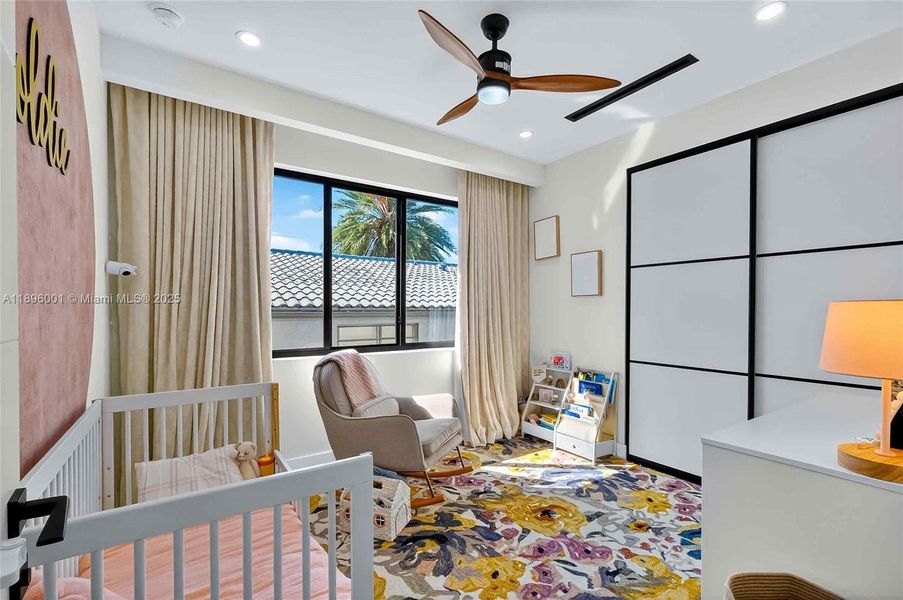 Furnished interior view inside a new home in , Fort Lauderdale (Image 19).