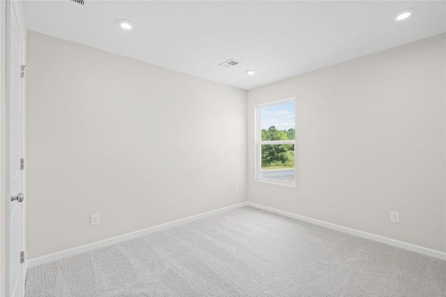 Spacious, unfurnished interior of a new home in Three Rivers, Rome (Image 32).