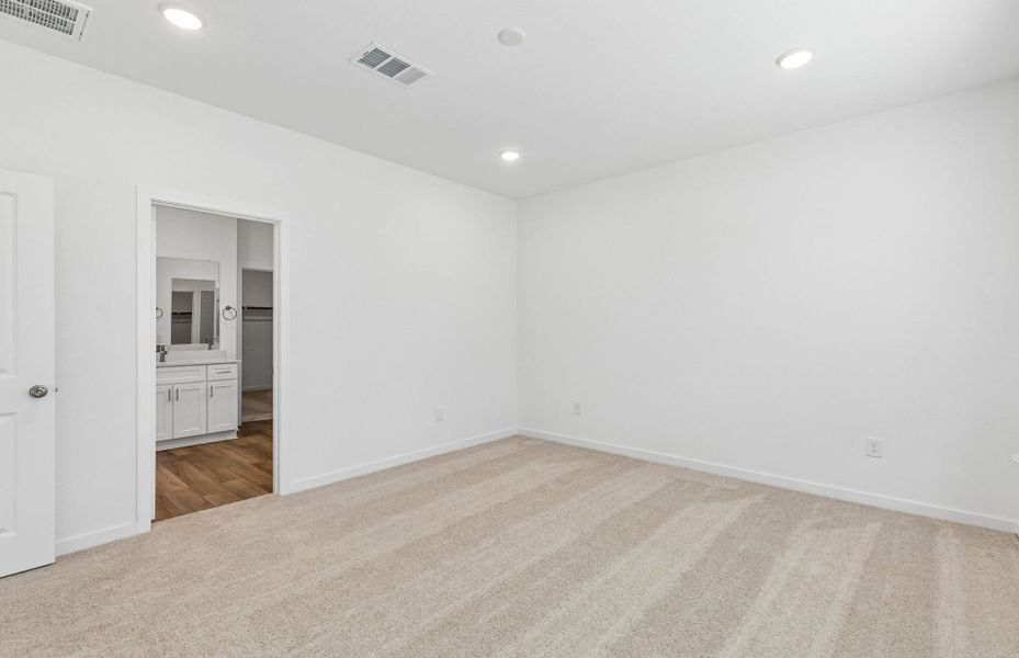 Spacious, unfurnished interior of a new home in Mavera, Conroe (Image 19). Spacious, unfurnished interior of a new home in Mavera, Conroe (Image 19).