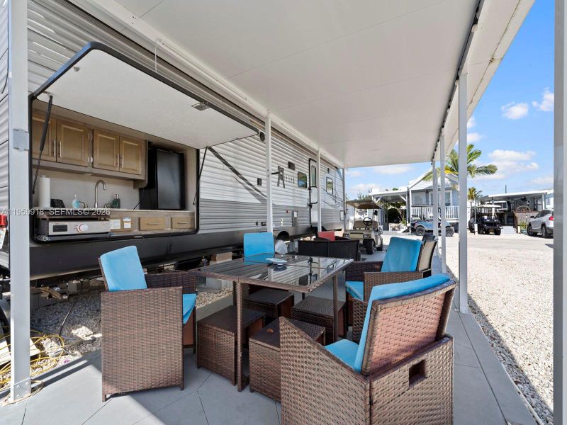 Exterior details and patio area of a home in , Key Largo (Image 19).