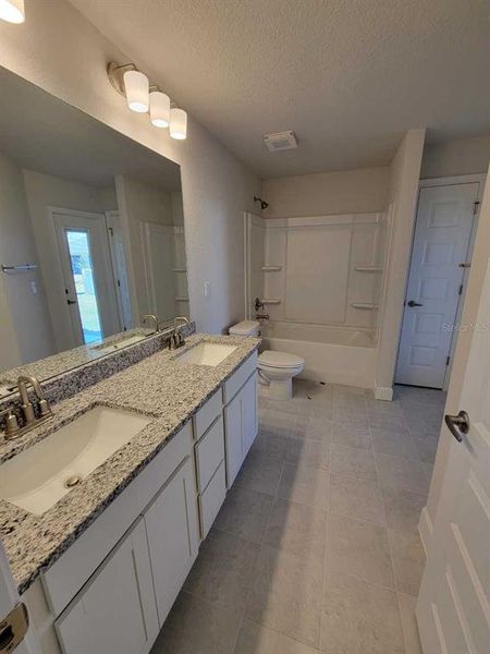 Furnished interior view inside a new home in Marion Oaks, Ocala (Image 9).