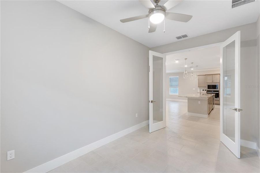 Spacious, unfurnished interior of a new home in , Ocala (Image 23).