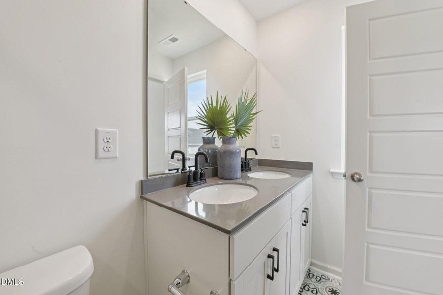 23-web-or-mls-2009 Oakdale Dr-S3103-023