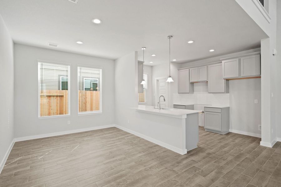 Spacious, unfurnished interior of a new home in Grand Oaks Village, Houston (Image 13). Spacious, unfurnished interior of a new home in Grand Oaks Village, Houston (Image 13).